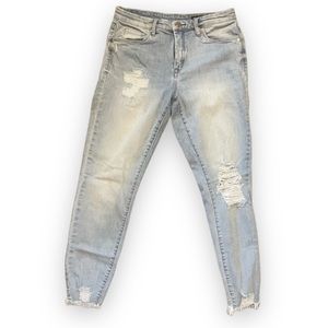 EUC Blank NYC. Mid Rise Skinny. Light Wash. Size 29.